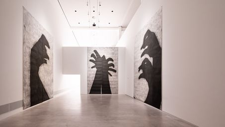Ausstellungsansicht „Nasan Tur. Hunted“, Berlinische Galerie 