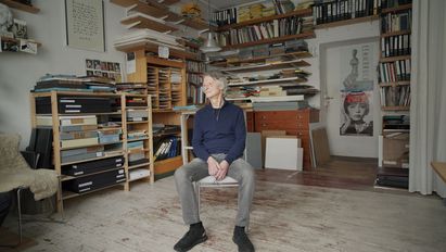 Manfred Paul, Zuhause, Berlin-Prenzlauer Berg, Film Still, 2023, © Berlinische Galerie, alle gezeigten Werke von Manfred Paul © Manfred Paul Manfred Paul, Zuhause, Berlin-Prenzlauer Berg, Film Still, 2023, © Berlinische Galerie, alle gezeigten Werke von Manfred Paul © Manfred Paul