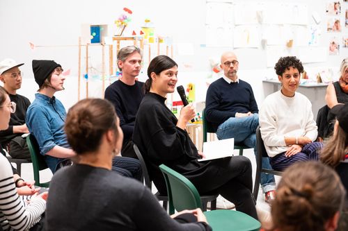 The Art Educator's Talk am 17.10.19 in 207m², Moderation: Gila Kolb und Konstanze Schütze, Gäste: Christiane Hamacher, Paula Marie Kanefendt und Marie Newid, © Foto: Harry Schnitger The Art Educator's Talk am 17.10.19 in 207m², Moderation: Gila Kolb und Konstanze Schütze, Gäste: Christiane Hamacher, Paula Marie Kanefendt und Marie Newid, © Foto: Harry Schnitger