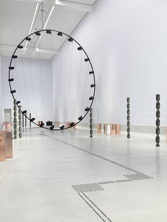 „Alicja Kwade. In Abwesenheit“, Ausstellungsansicht