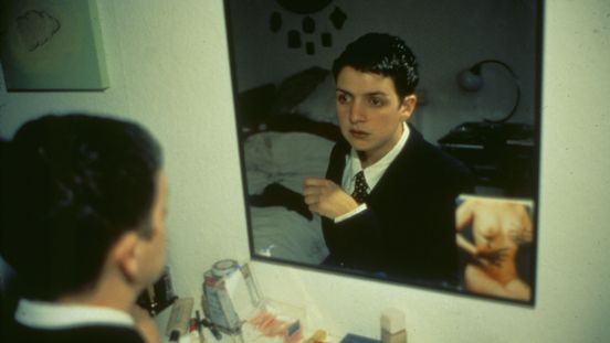 Nan Goldin, Siobhan in my mirror, Berlin, 1992
