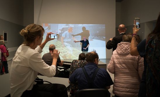 Eröffnung der Ausstellung "Standortwechsel" in "207 m². Raum für Aktion und Kooperation" in der Berlinischen Galerie, 2019, Foto: Catrin Schmitt