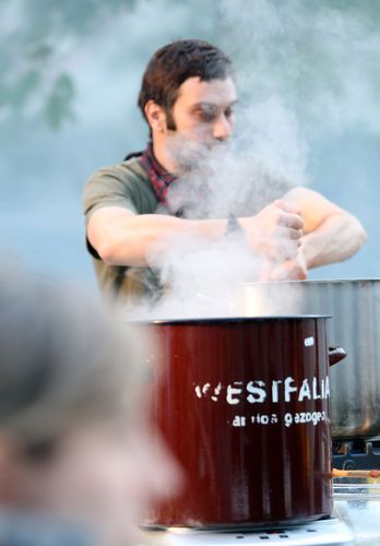 Diskursives Dinner im Küchenmonument, 29.4.2015, Foto: Jirka Jansch Diskursives Dinner im Küchenmonument, 29.4.2015, Foto: Jirka Jansch