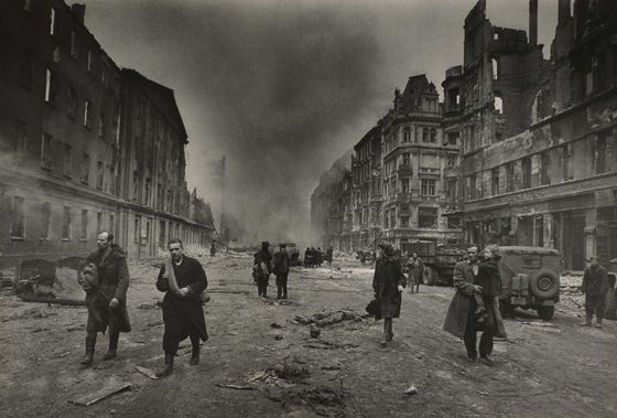 Georgij Petrussow, Berlin, Anfang Mai 1945, © Alex Lachmann