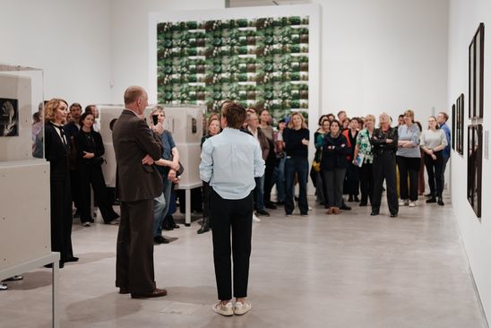 Ingar Krauss, Künstler, und Katia Reich, Katia Reich, Leiterin Fotografische Sammlung und Kuratorin der Ausstellung