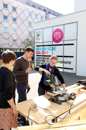 Bauworkshop am Küchenmonument, 16.4.2015, Foto: Jirka Jansch Bauworkshop am Küchenmonument, 16.4.2015, Foto: Jirka Jansch