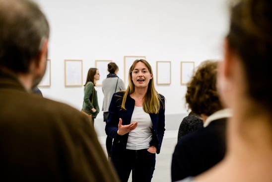 Preview der Ausstellung "Erwin Wurm. Bei Mutti" für Freund*innen der Berlinischen Galerie aus dem Förderverein, 13.4.2016, Foto: Hannes Wiedemann