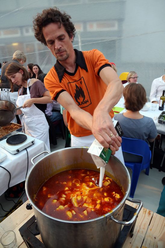 Diskursives Dinner im Küchenmonument, 17.9.2014, Foto: Jirka Jansch