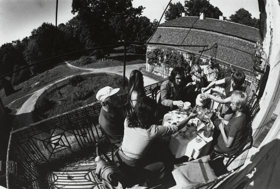Michael Ruetz, Monique, Arno Fischer, Perette Hendrich, Michael Weidt mit Tasse, Elke Bitterhoff, Lutz Brandt, Sibylle Bergemann mit Kaffeekanne, Jutta Voigt, Hoppenrade, Brandenburg