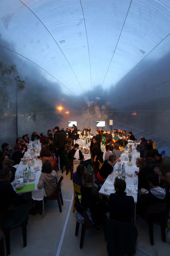 Diskursives Dinner im Küchenmonument, 29.4.2015, Foto: Jirka Jansch