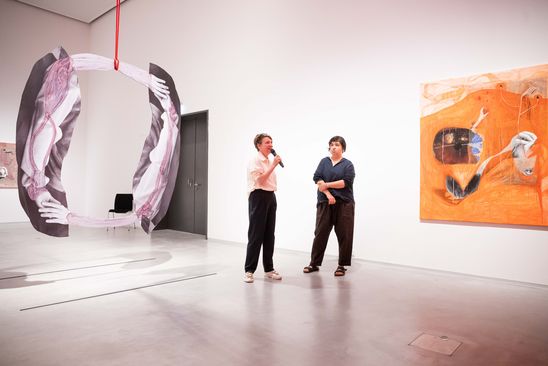 Exhibition view "Özlem Altın": The artist talks to Katia Reich during a tour of the exhibition space.