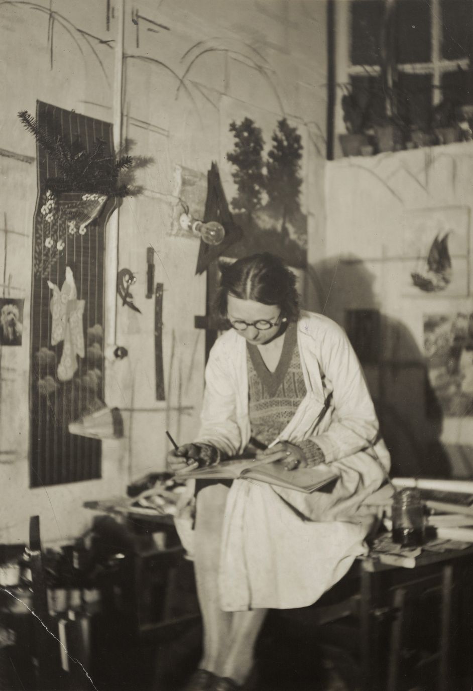 Marta Astfalck-Vietz, Ohne Titel (Selbstporträt im Atelier), um 1927