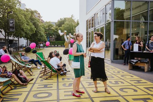 Art After Work zur Ausstellung "Loredana Nemes. Gier Angst Liebe", 5.7.2018, Foto: Oana Popa Art After Work zur Ausstellung "Loredana Nemes. Gier Angst Liebe", 5.7.2018, Foto: Oana Popa