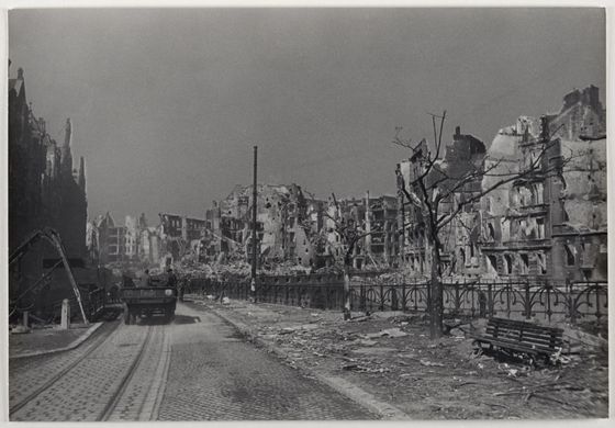 Georgij Petrusssow, Ruinen, Berlin Mai 1945, Anfang Mai 1945