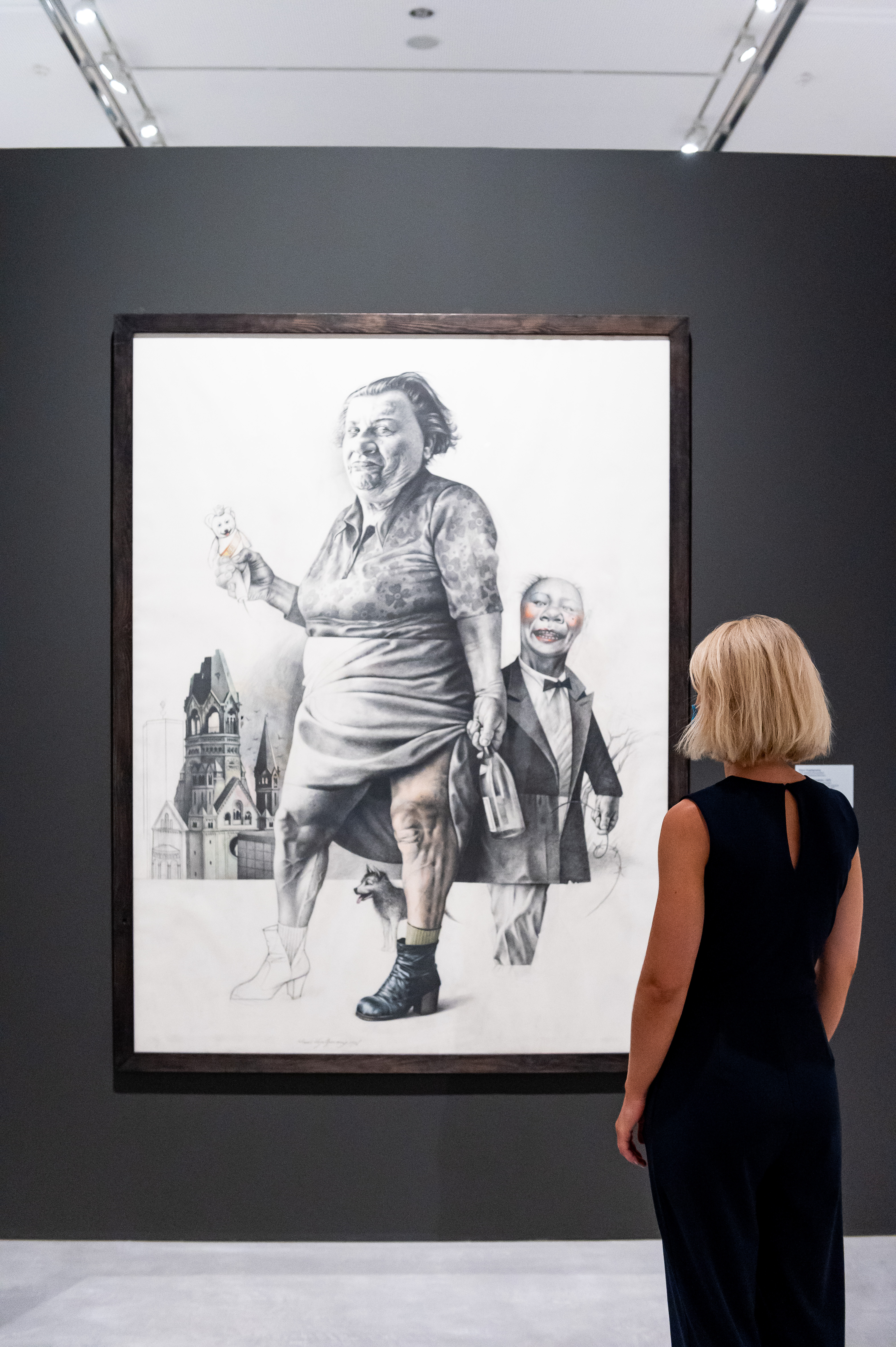 Ausstellungsansicht "Gezeichnete Stadt", Berlinische Galerie, Foto: © Harry Schnitger (Abgebildetes Werk: Klaus Vogelgesang, Standbein – Spielbein, 1976, © Klaus Vogelgesang) Ausstellungsansicht "Gezeichnete Stadt", Berlinische Galerie, Foto: © Harry Schnitger (Abgebildetes Werk: Klaus Vogelgesang, Standbein – Spielbein, 1976, © Klaus Vogelgesang)