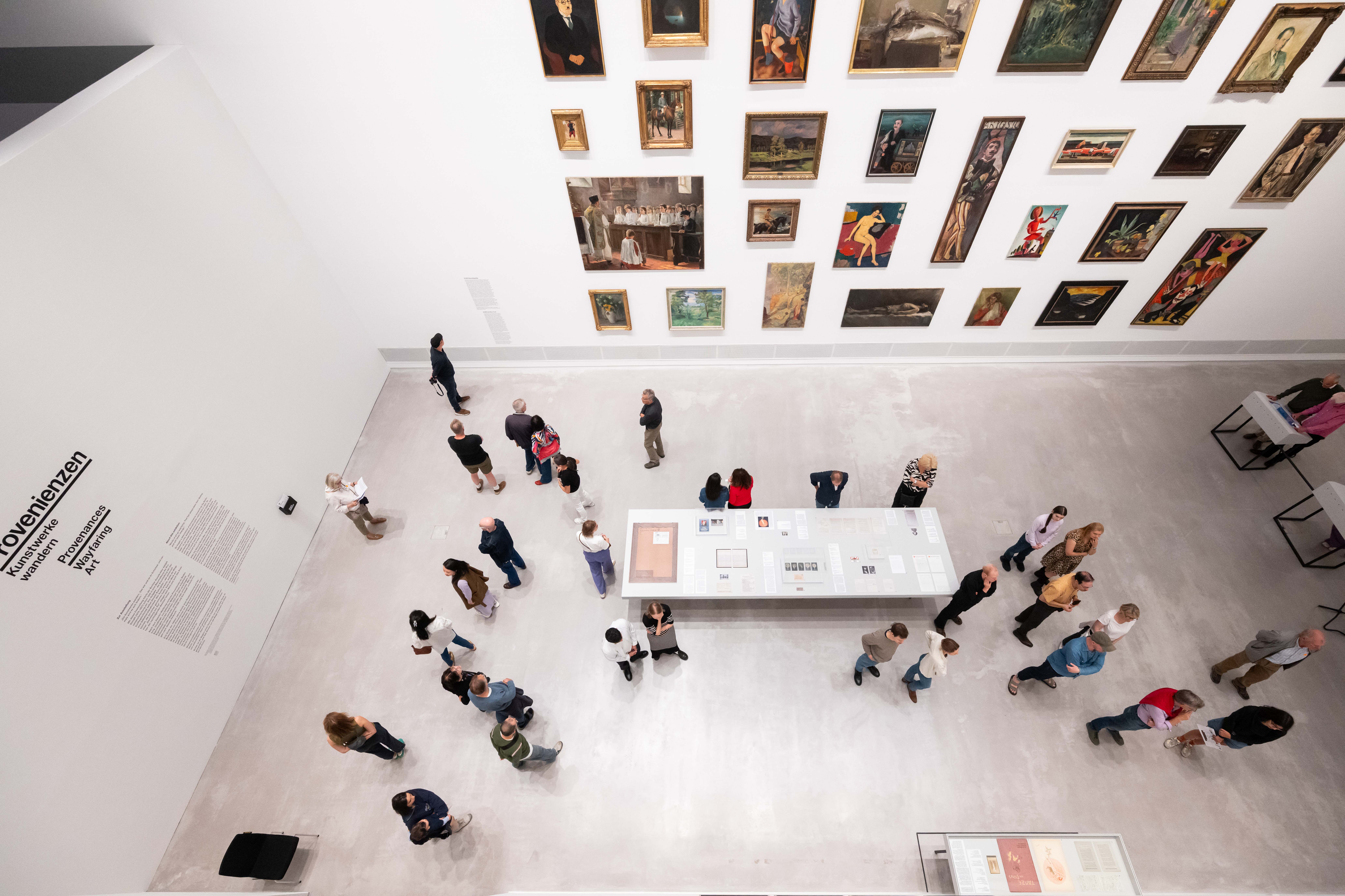 Ausstellungsansicht "Provenienzen. Kunstwerke wandern", Foto: © Harry Schnitger